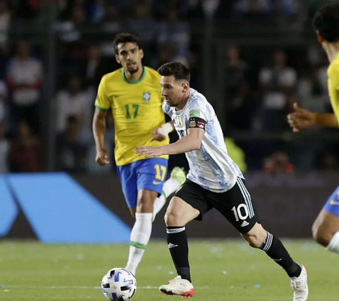 La Selección argentina se enfreta a Brasil por las Eliminatorias